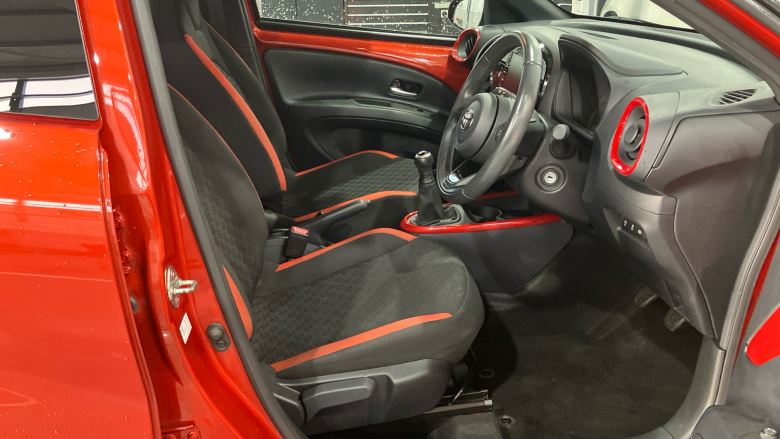 Toyota Aygo X 1.0 VVT-i Edge 5dr Petrol Hatchback